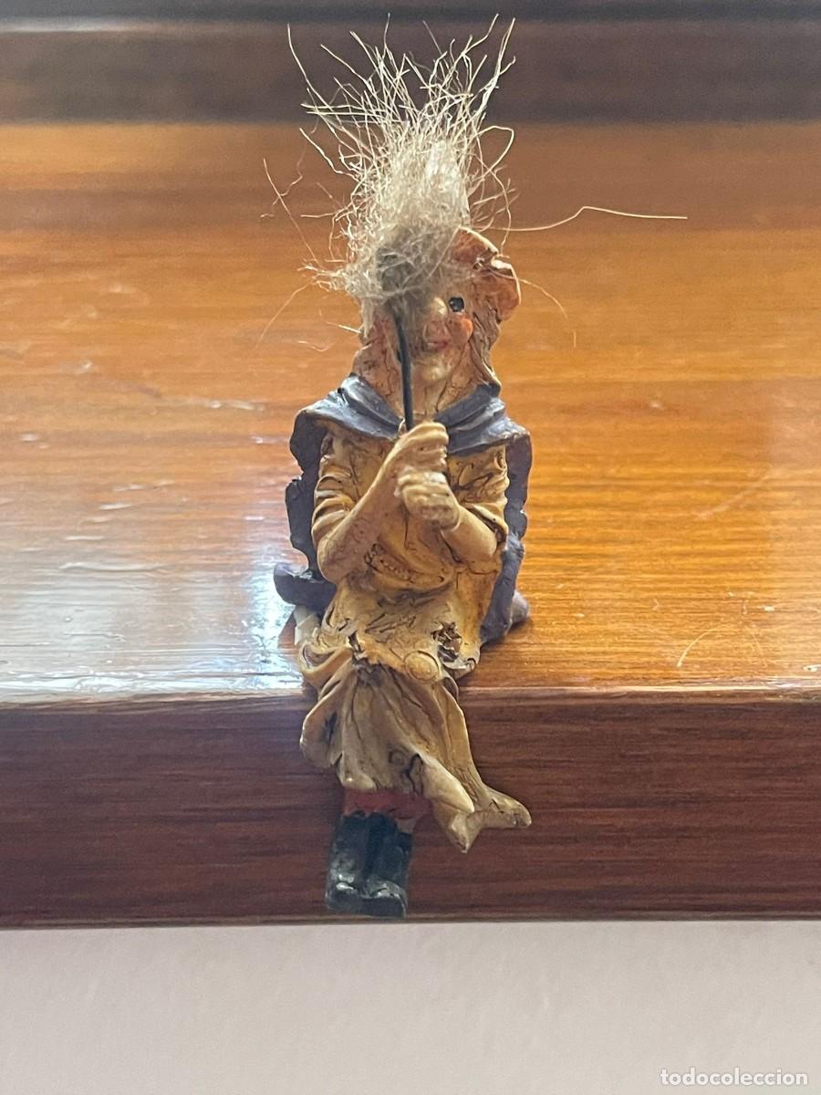 Coleccionismo: FIGURA DE BRUJA SENTADA - Foto 1