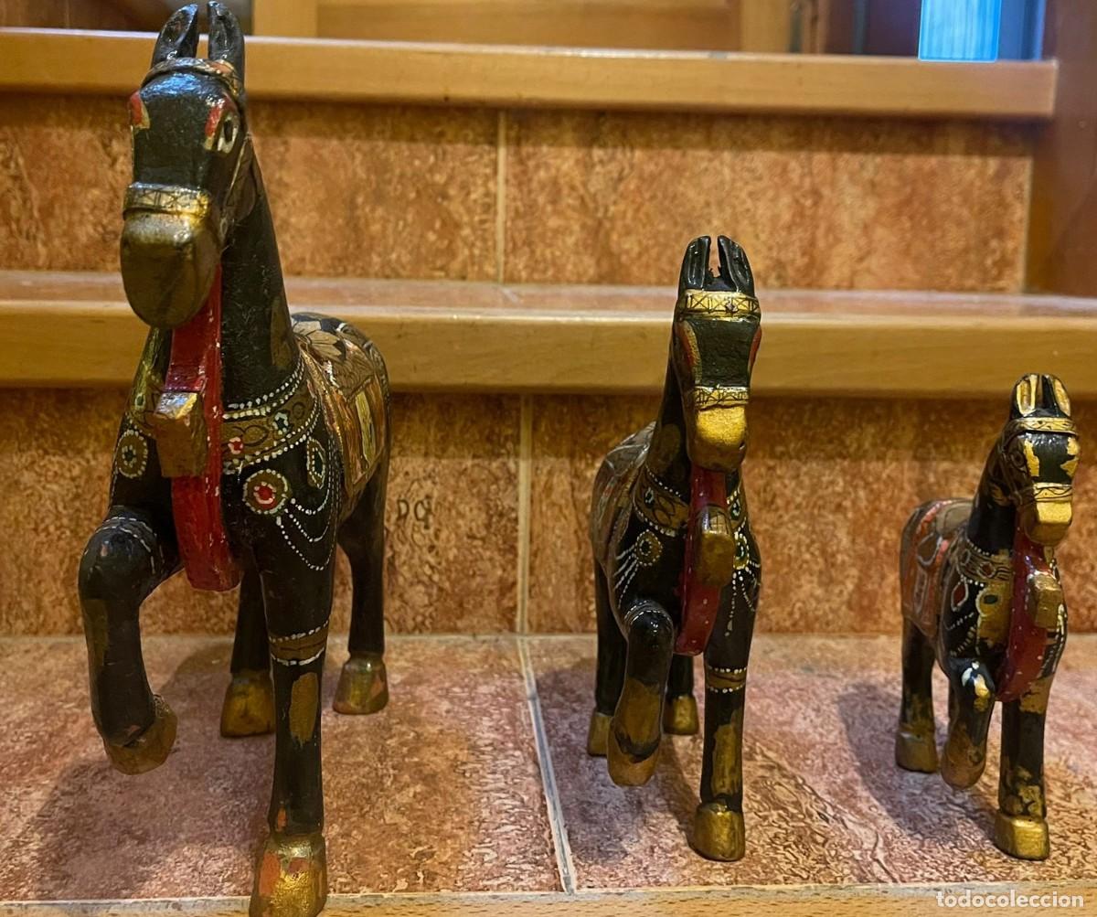 Coleccionismo: JUEGO DE 3 CABALLOS DE MADERA - Foto 6