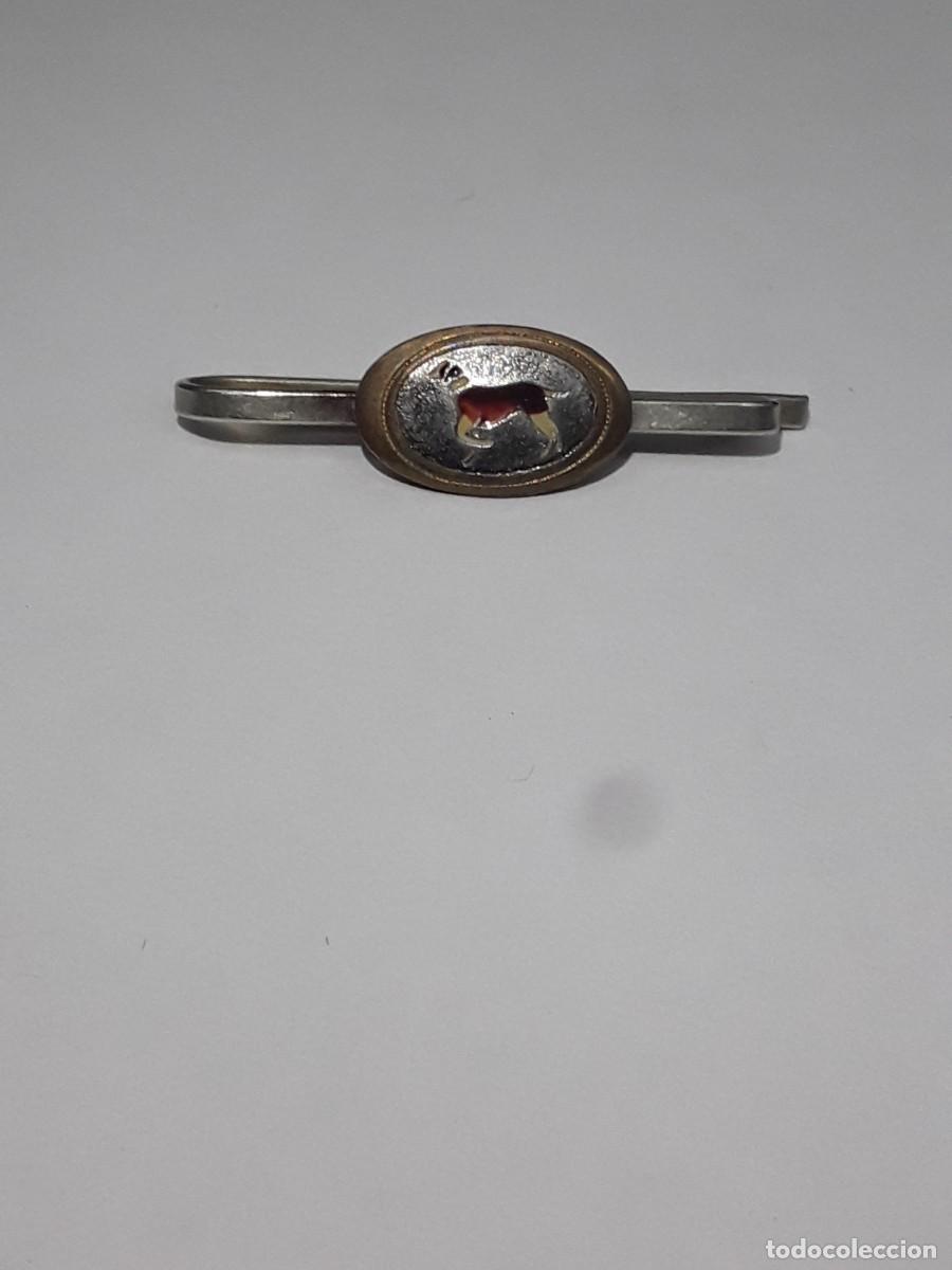 Coleccionismo: ANTIGUO PASACORBATAS PERRO MEDIDA 4 CM - Foto 3