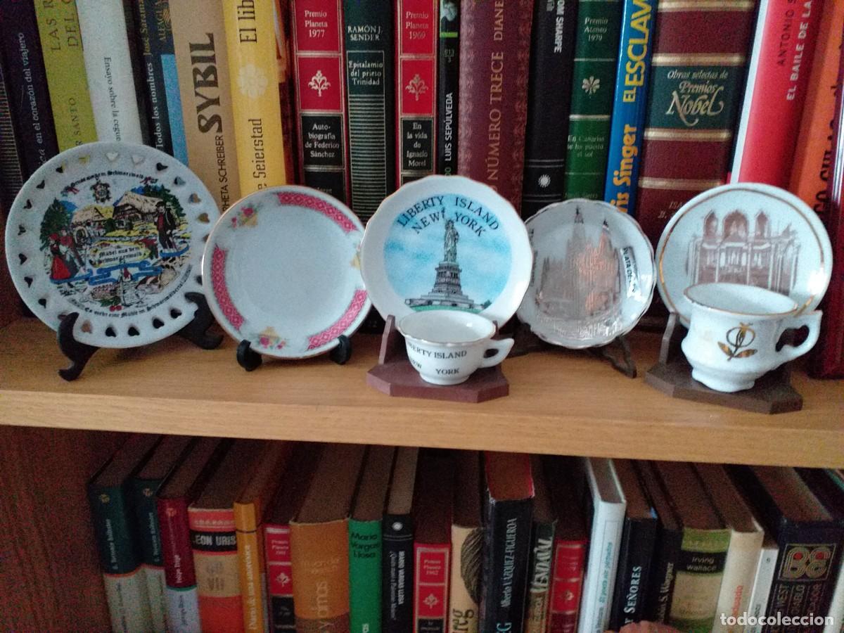 Coleccionismo: 5 platitos de porcelana - Foto 1