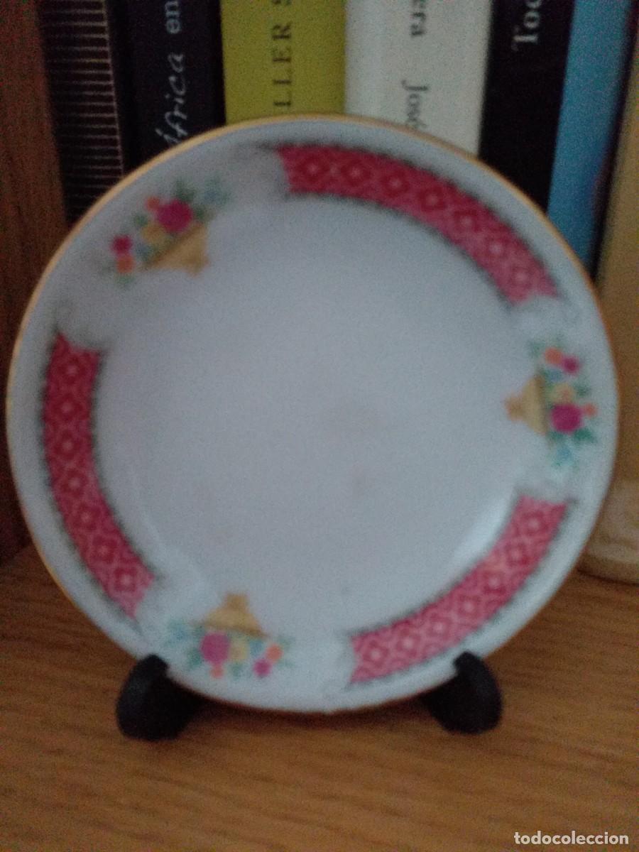 Coleccionismo: 5 platitos de porcelana - Foto 4