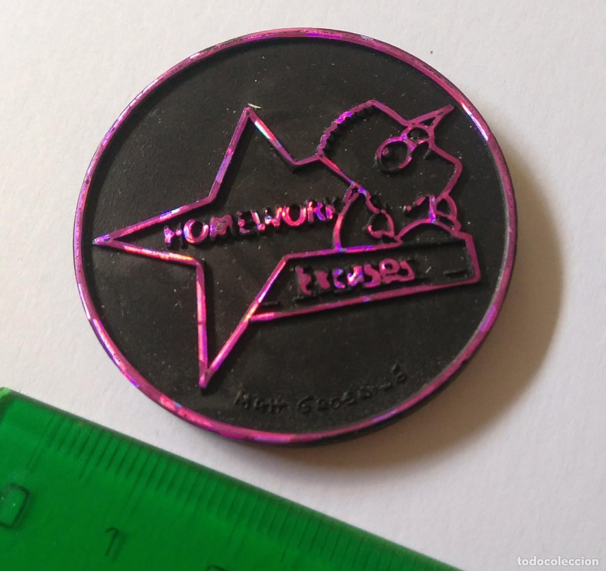 Coleccionismo: MEGATAZO OFFICIAL W.C.F. OFFICIAL WCF MEGA TAZO - SIMPSONS macro plastico bart homework excuses