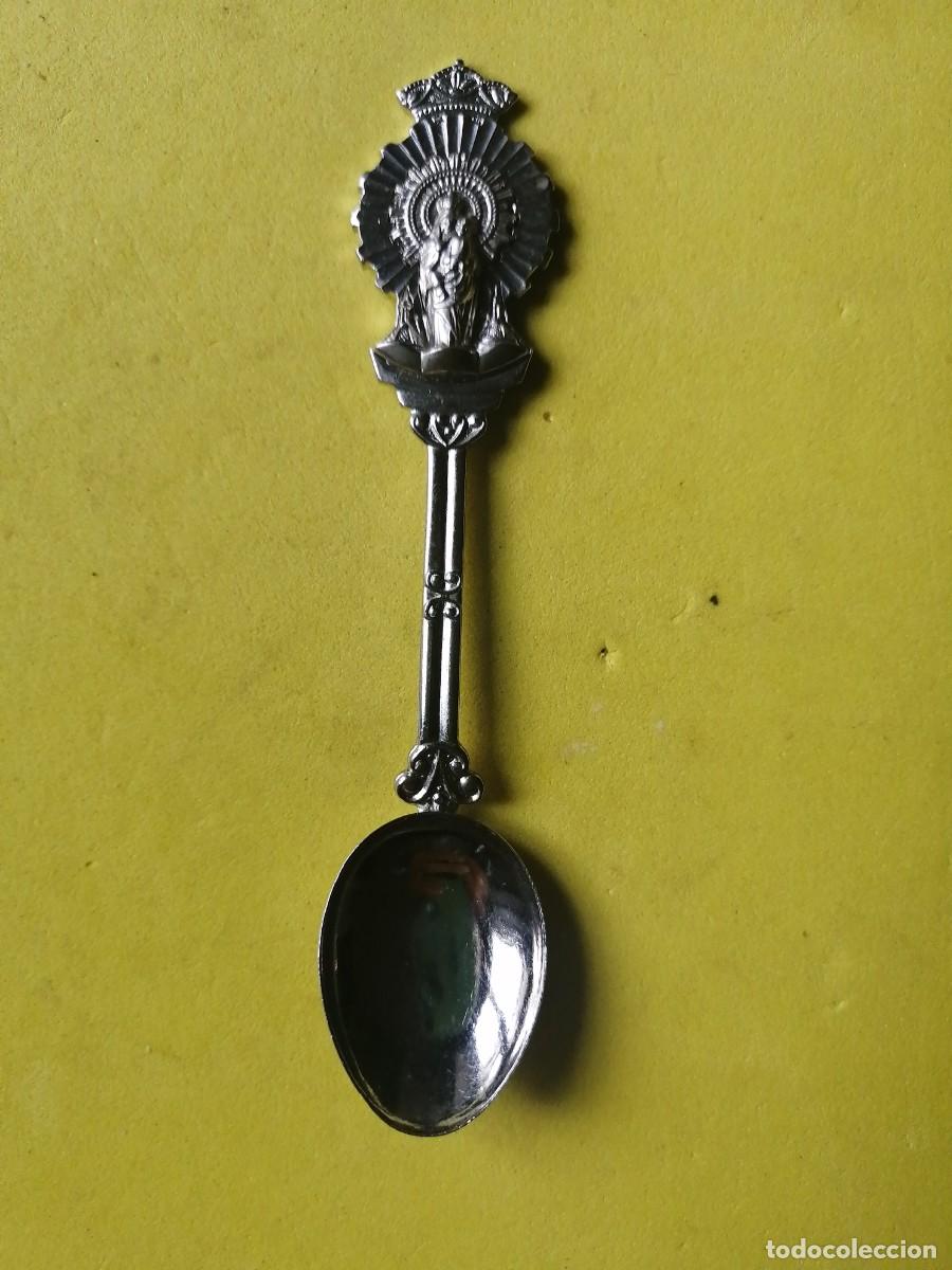 Coleccionismo: Cucharilla metal plateado Virgen del Pilar
