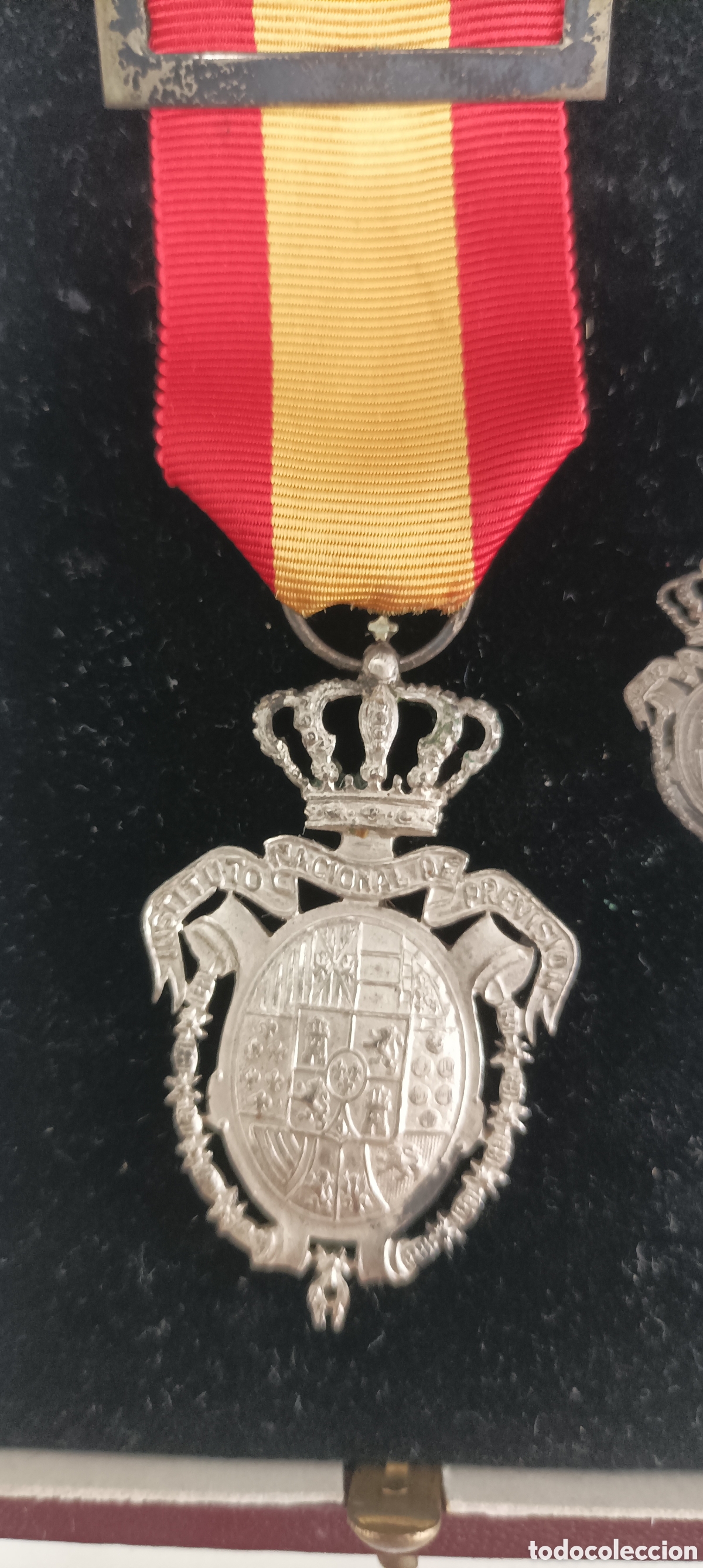 Coleccionismo: MEDALLA DEL INSTITUTO NACIONAL DE PREVISI&Oacute;N 1908 - Foto 4