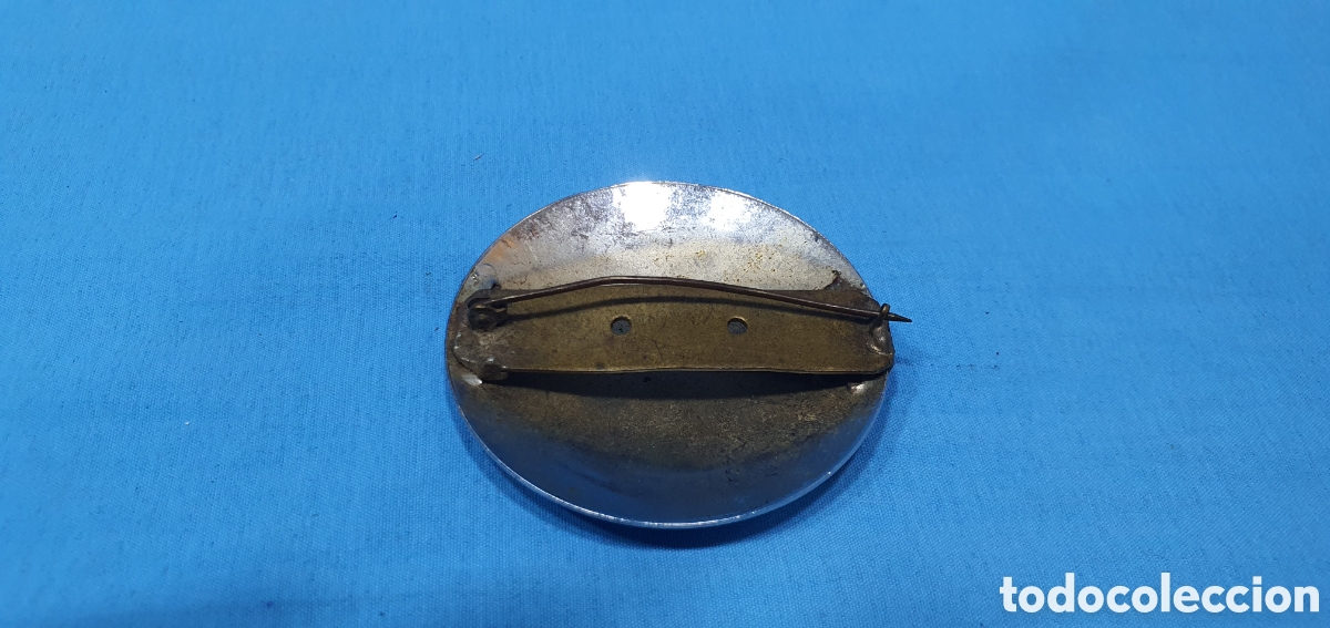 Coleccionismo: CHAPA PLACA COBRADOR UMA AMU EN ESMALTE ROJO - Foto 2