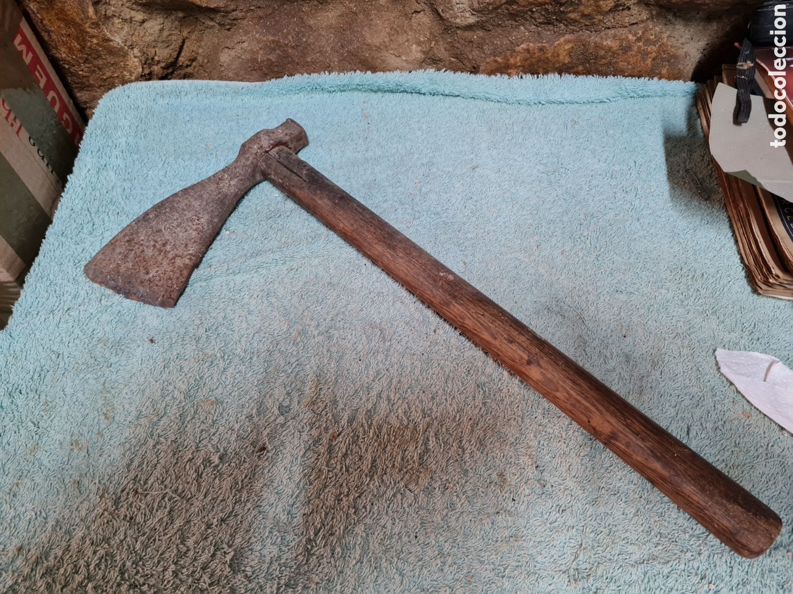 Coleccionismo: Antigua hacha con mango de roble - Foto 1