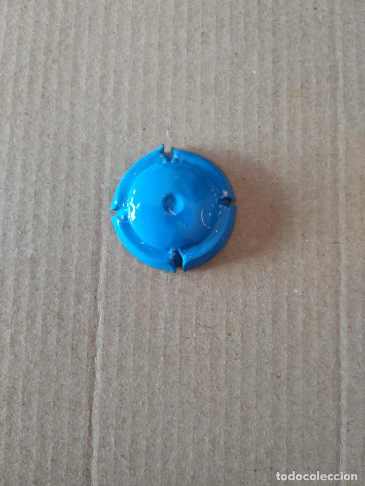 Coleccionismo: CHAPA DE BOTELLA BEBIDA DE COLOR AZUL