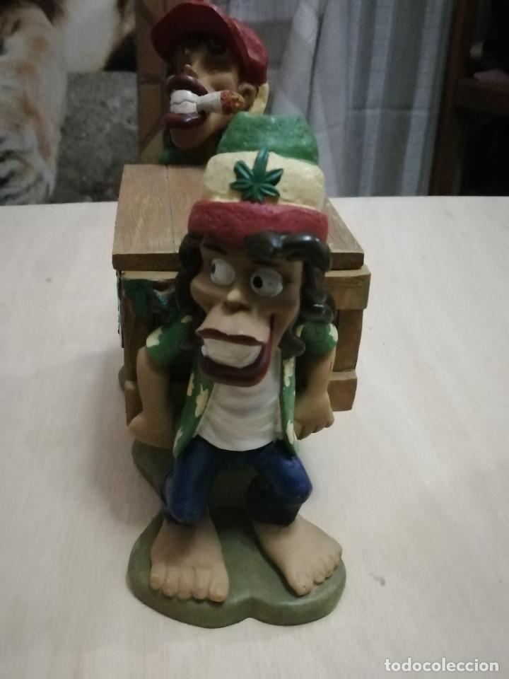 Coleccionismo: FIGURA RASTAFARIS LLEVANDO CAJA - Foto 3