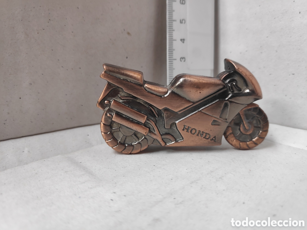 Coleccionismo: Moto Honda. Encendedor mechero de colecci&oacute;n.