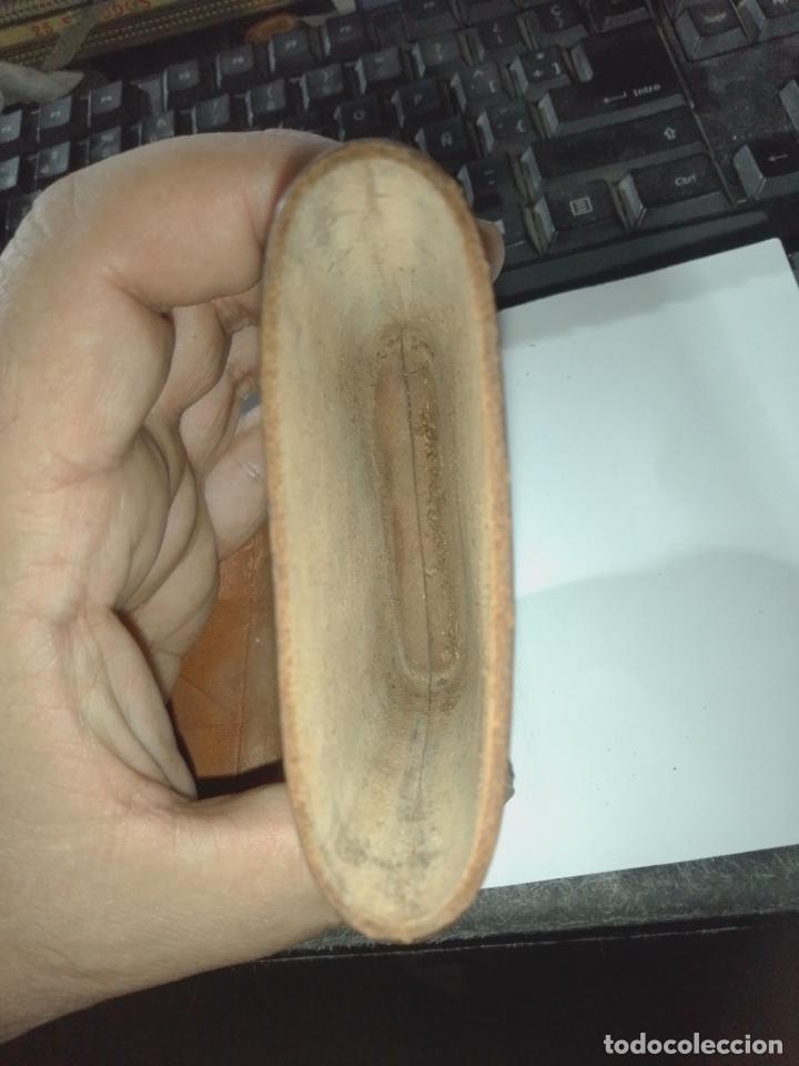 Coleccionismo: Pitillera de Cuero Punzonada - Foto 14