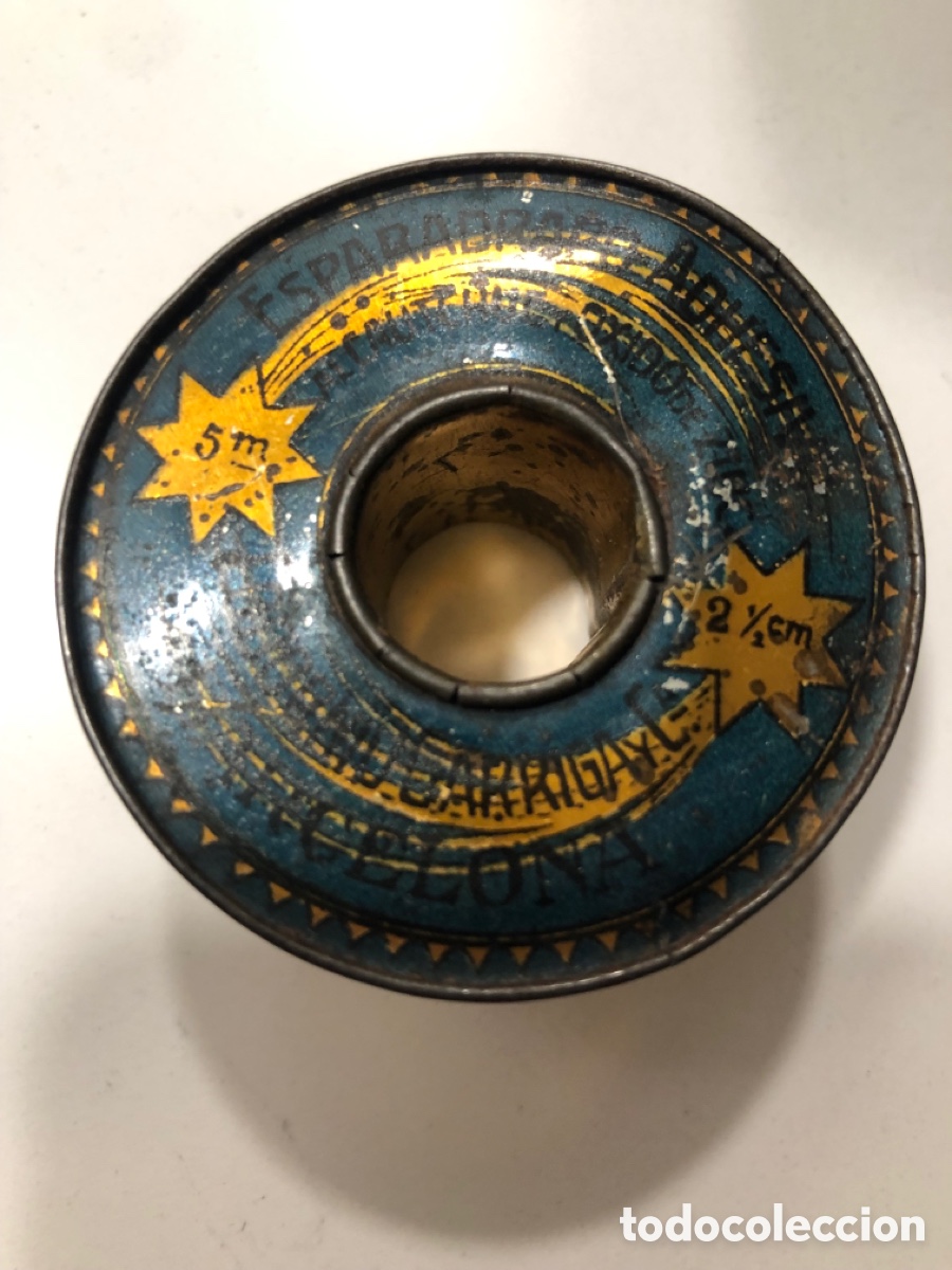 Coleccionismo: Antiguo carrete para esparadrapo en hojalata litograf&iacute;ada codorniu y garriga Barcelona