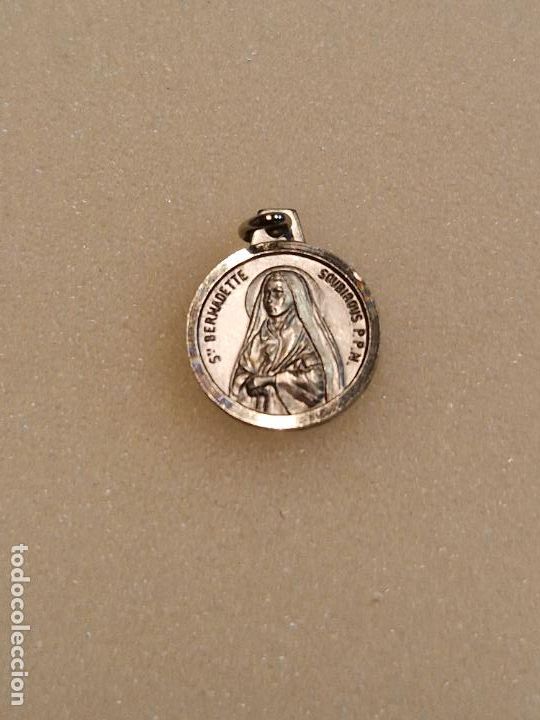 Collecting: BONITO COLGANTE. ST BERNADETTE SOUBIROUS P.P.N