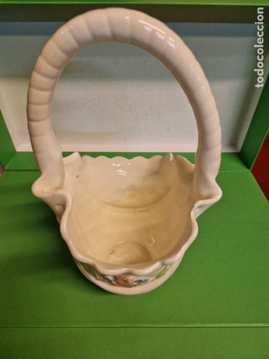 Collecting: BONITA CESTA DECORATIVA EN CERAMICA. MEDIDAS 15*17*29 CM