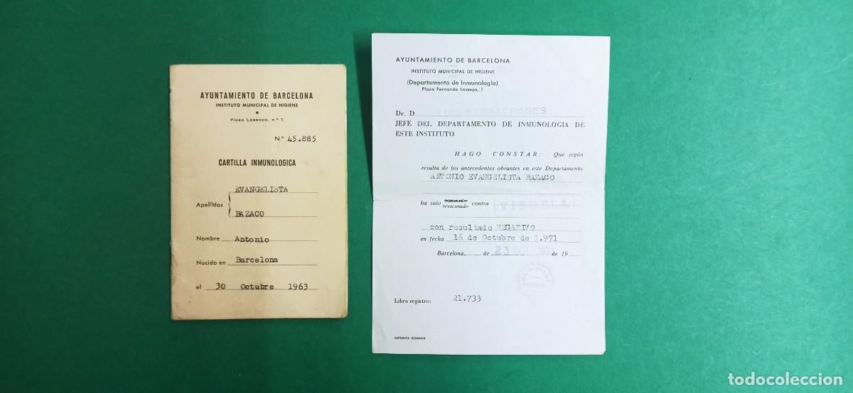 Colecionismo: Antigua cartilla de vacunaci&oacute;n. Barcelona 1963.