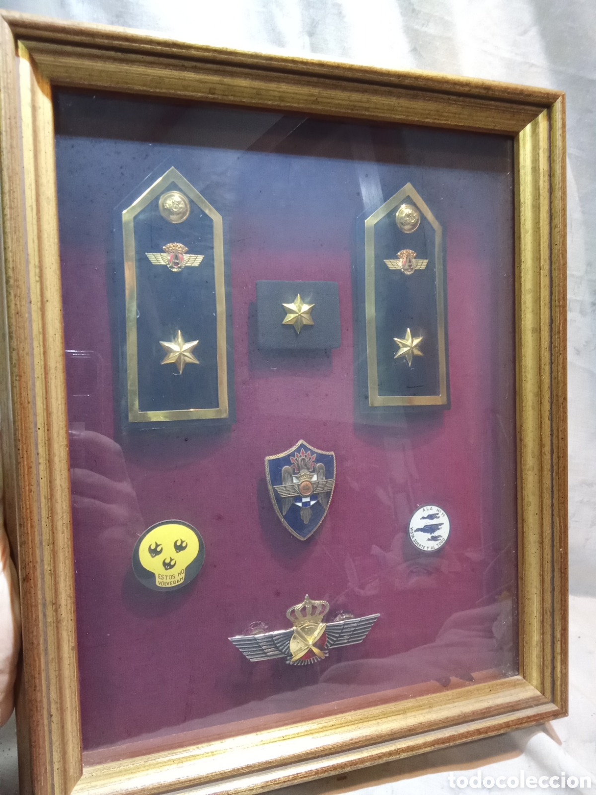 Coleccionismo: VARIAS INSIGNIAS ENMARCADAS: ROQUISQUI DEL EJ&Eacute;RCITO DEL AIRE ALA 11 VALENCIA