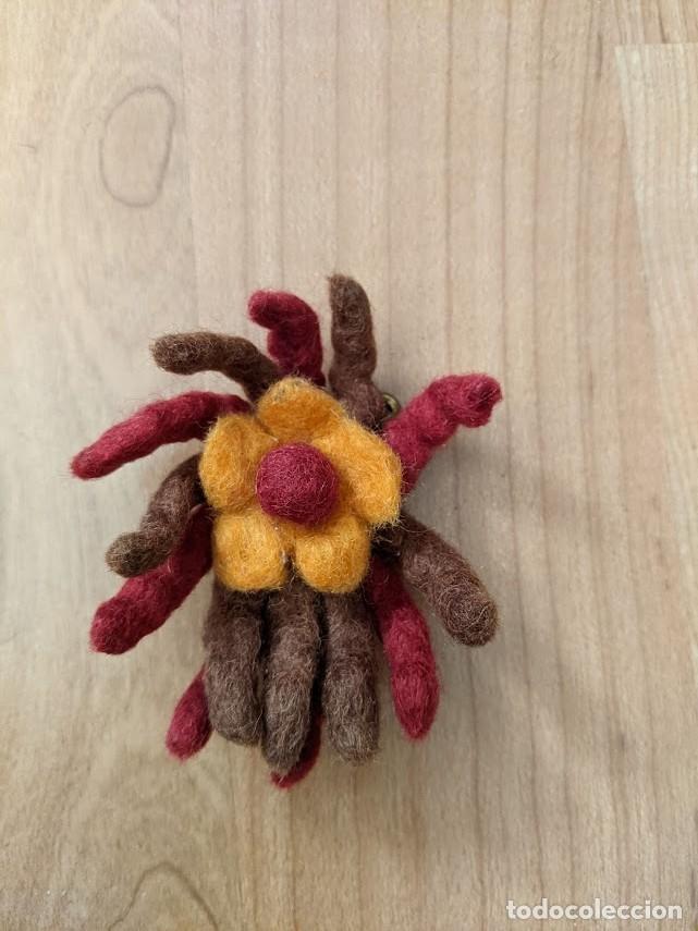 Sammeln: BROCHE DE LANA HECHO A MANO