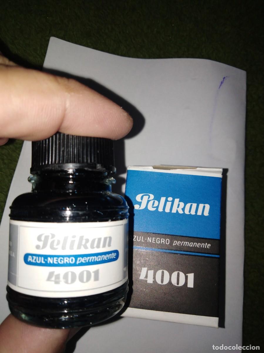 Coleccionismo: Bote de tinta antiguo pelikan 4001 negro-azul permanente