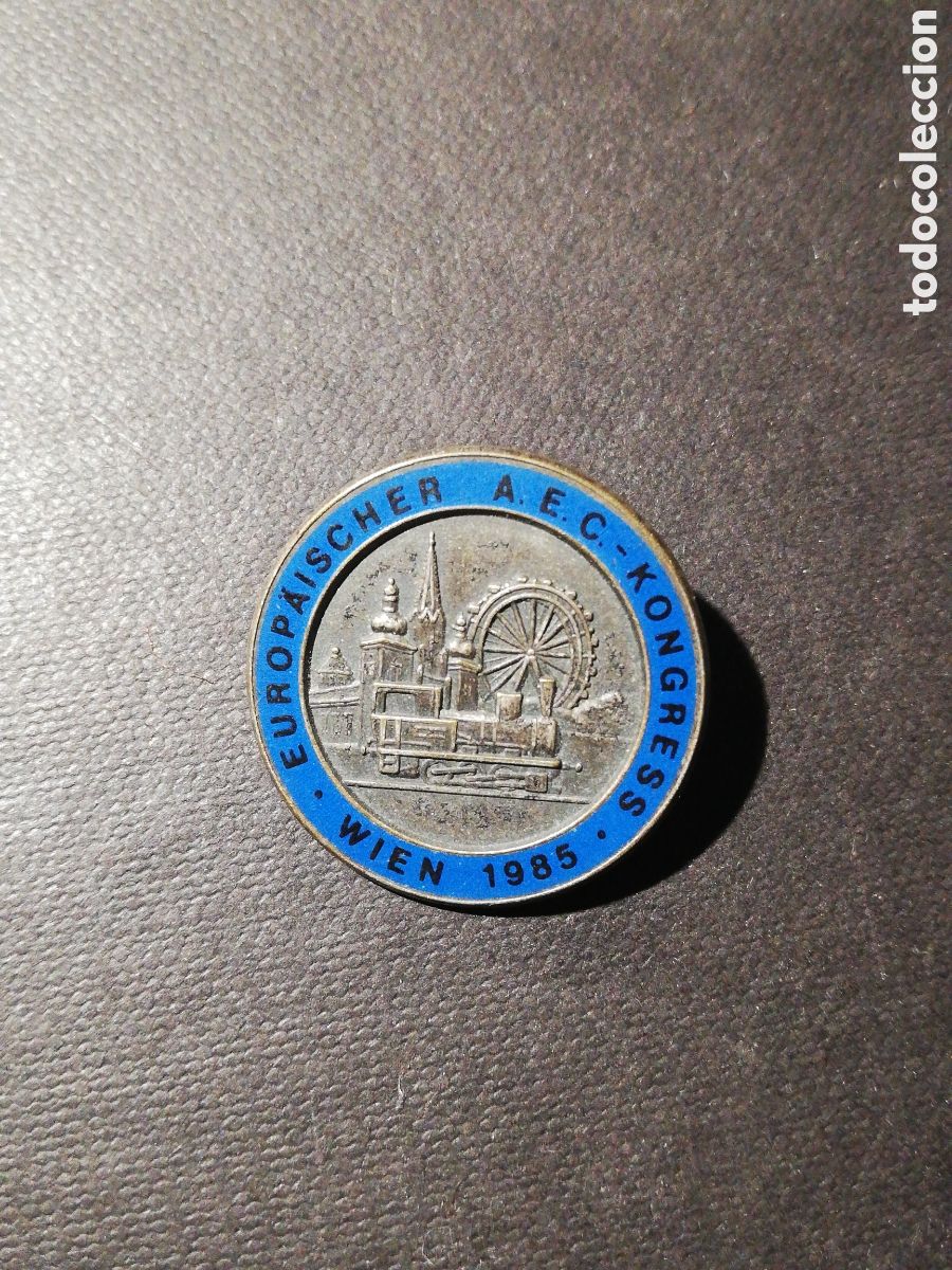 Coleccionismo: Insignia Parque Atracciones 1985. Precio por unidad.