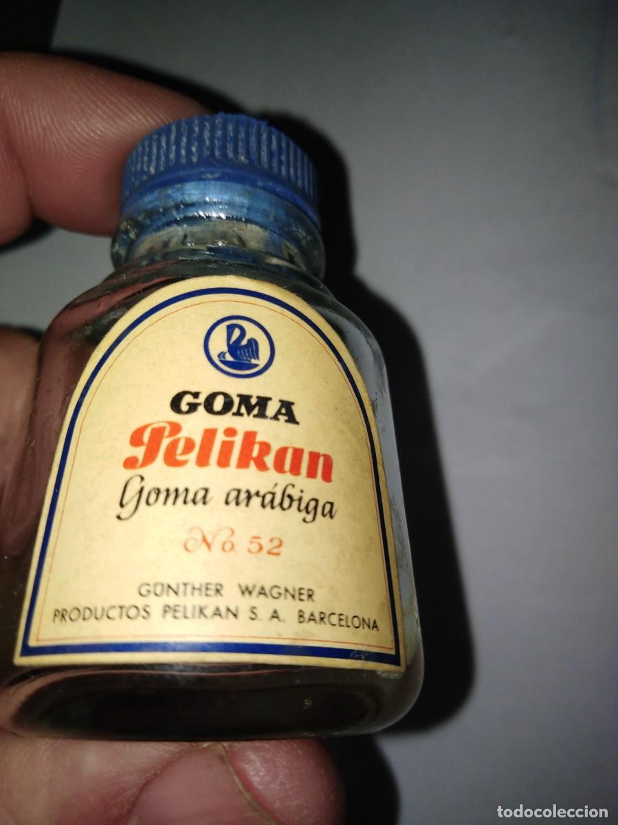 Coleccionismo: bote cristal goma arabiga pelikan con su espatula en el tapon de caucho .goma pega perfectamente