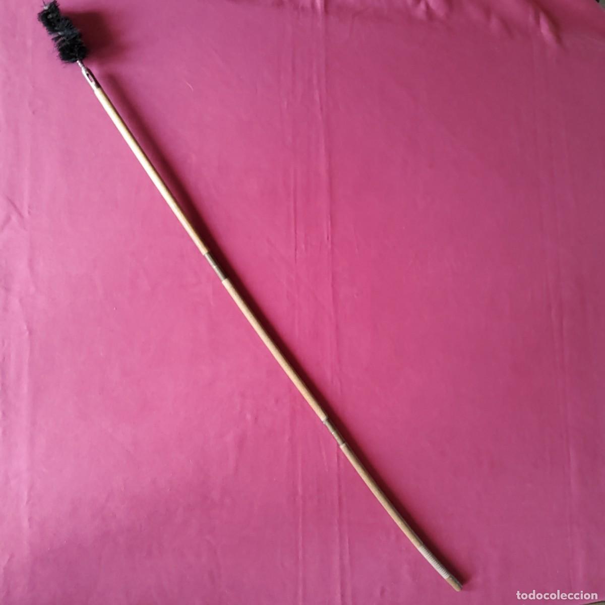 Coleccionismo: ANTIGUA BAQUETA DE MADERA Y BRONCE - Foto 4
