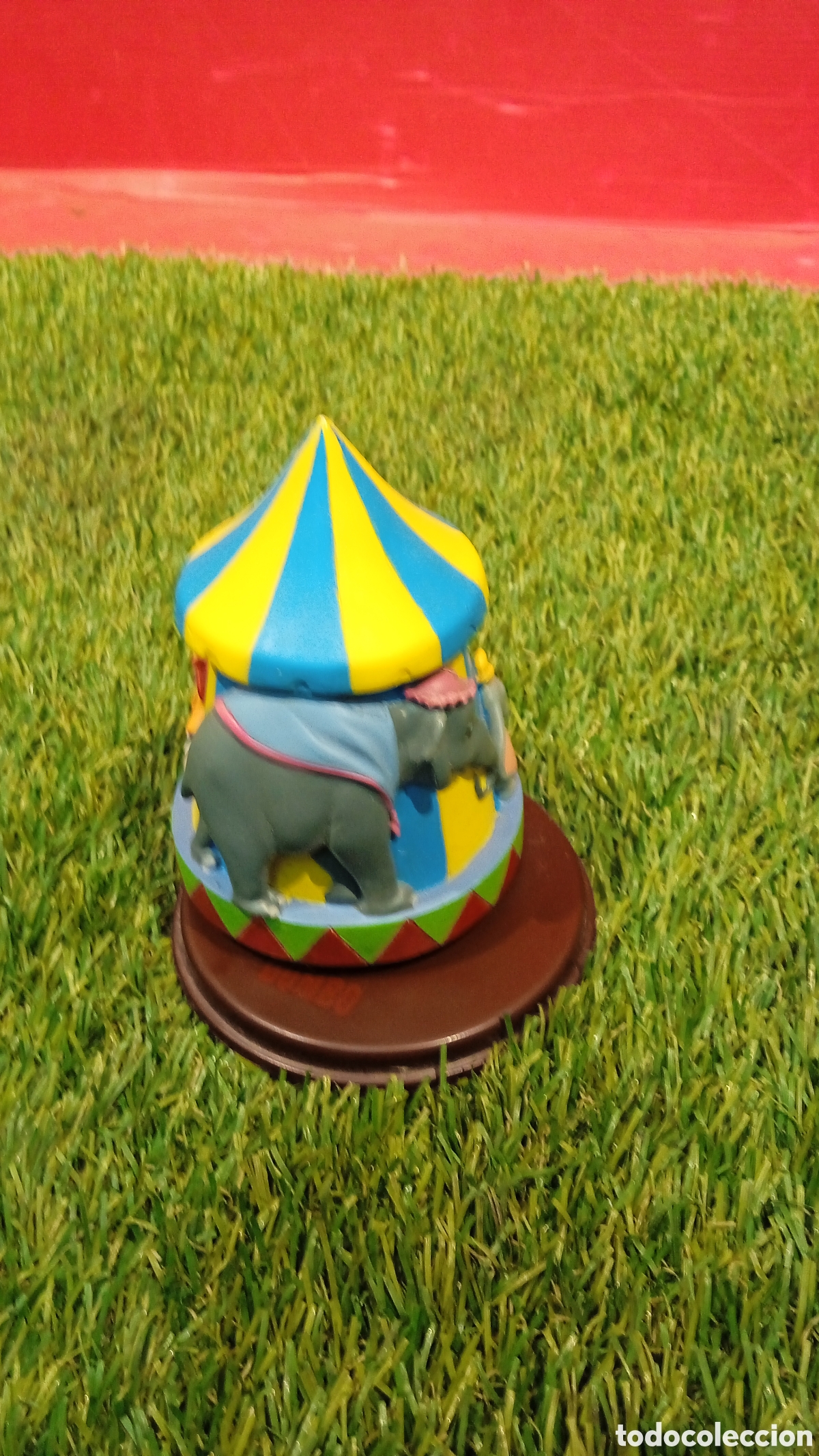 Coleccionismo: Caja musical o sonajero Disney. DUMBO.