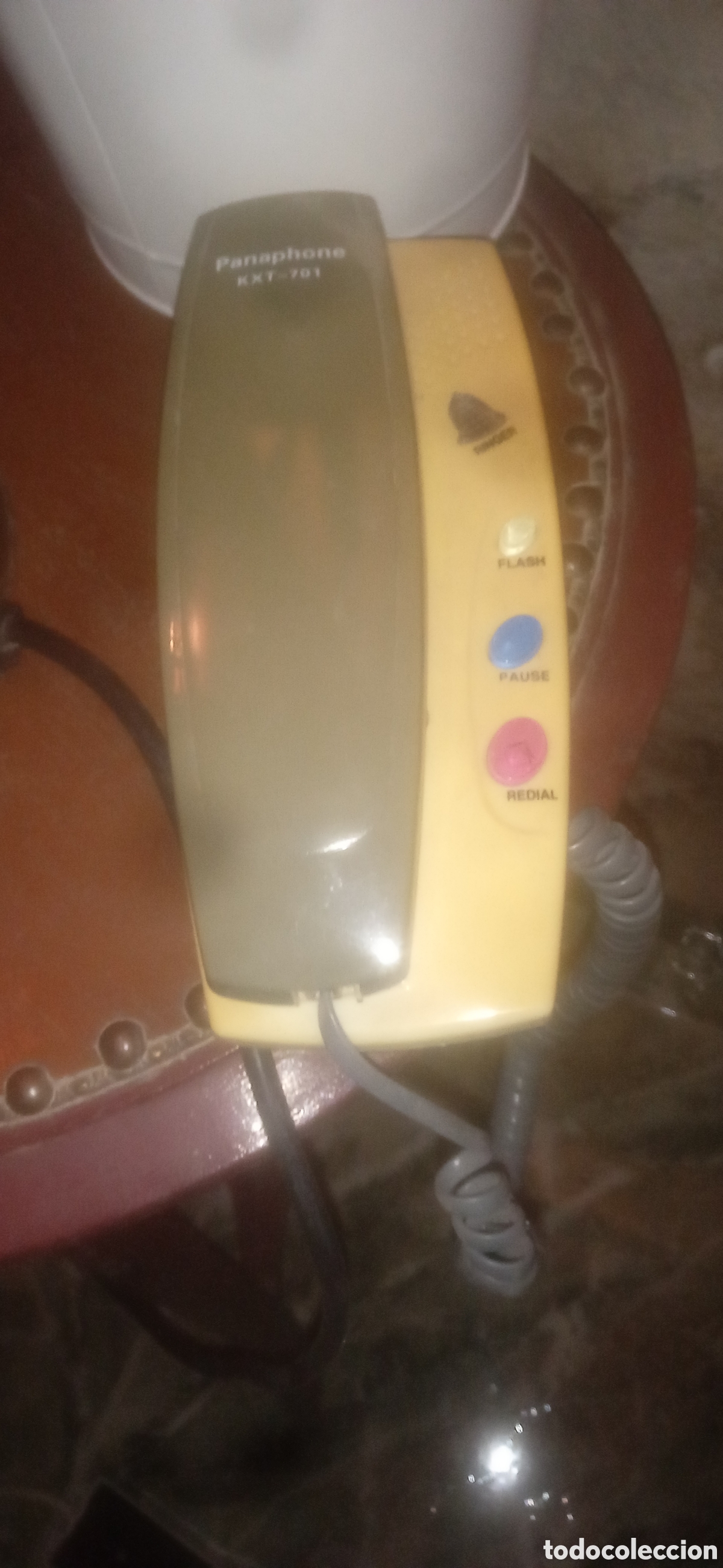 Coleccionismo: Tel&eacute;fono vintage con llave,funciona - Foto 1