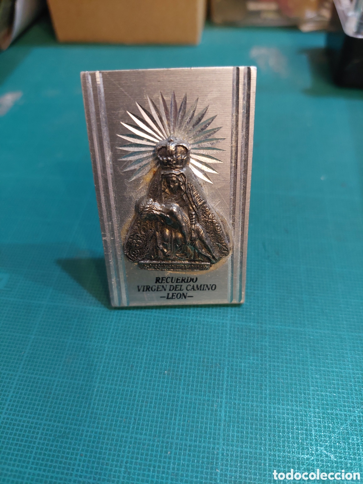 Collecting: Recuerdo camino de le&oacute;n aluminio vintange