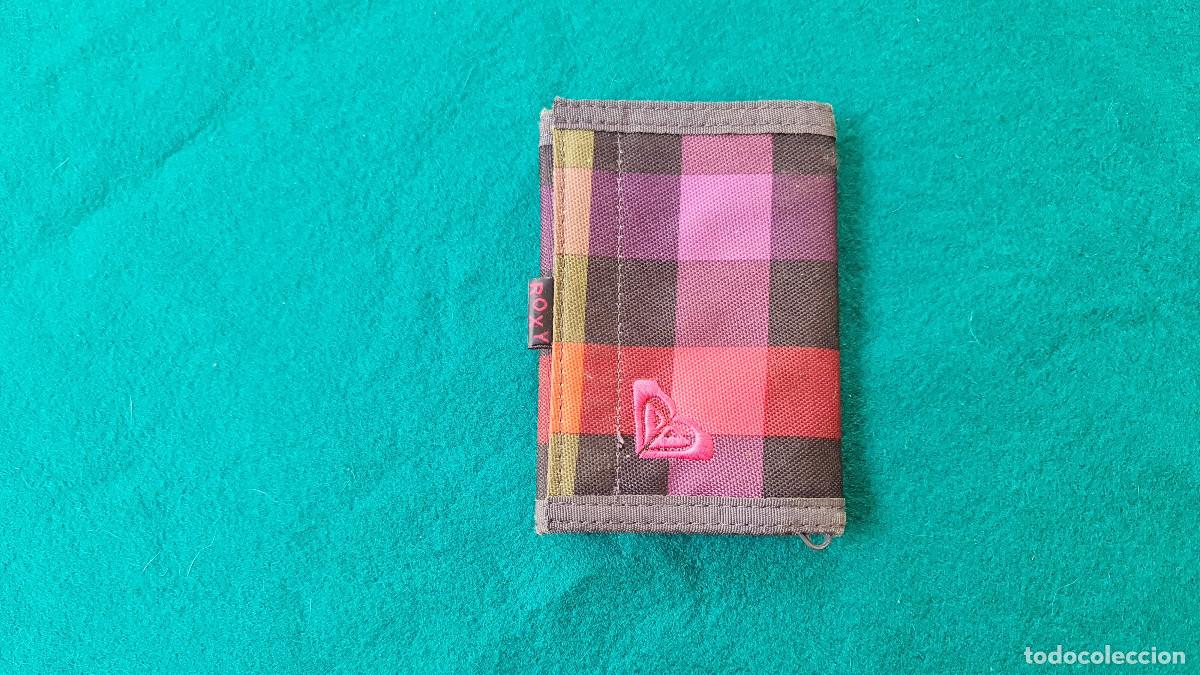 Coleccionismo: CARTERA MONEDERO ROXY CON VELCRO - Foto 1