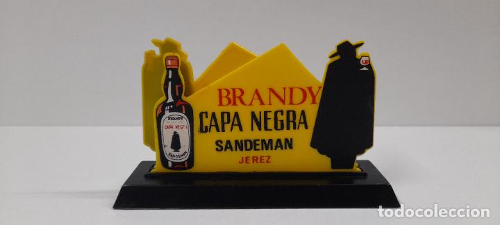 Coleccionismo: ANTIGUO SERVILLETERO BRANDY CAPA NEGRA - ARMADA CREAM . SANDEMAN . JEREZ . ORIGINAL A&Ntilde;OS 60