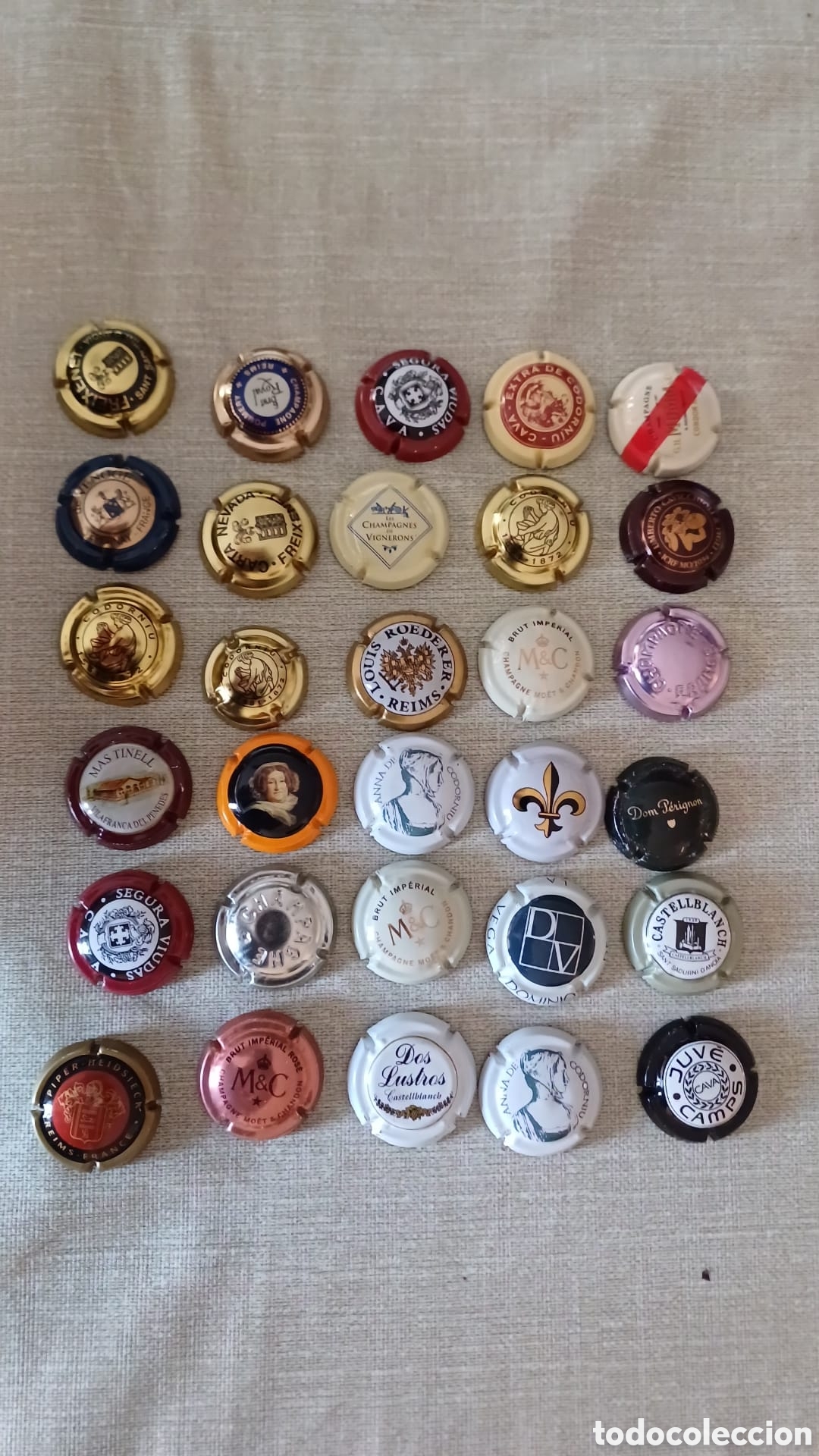 Coleccionismo: chapas de champan y cava - Foto 1