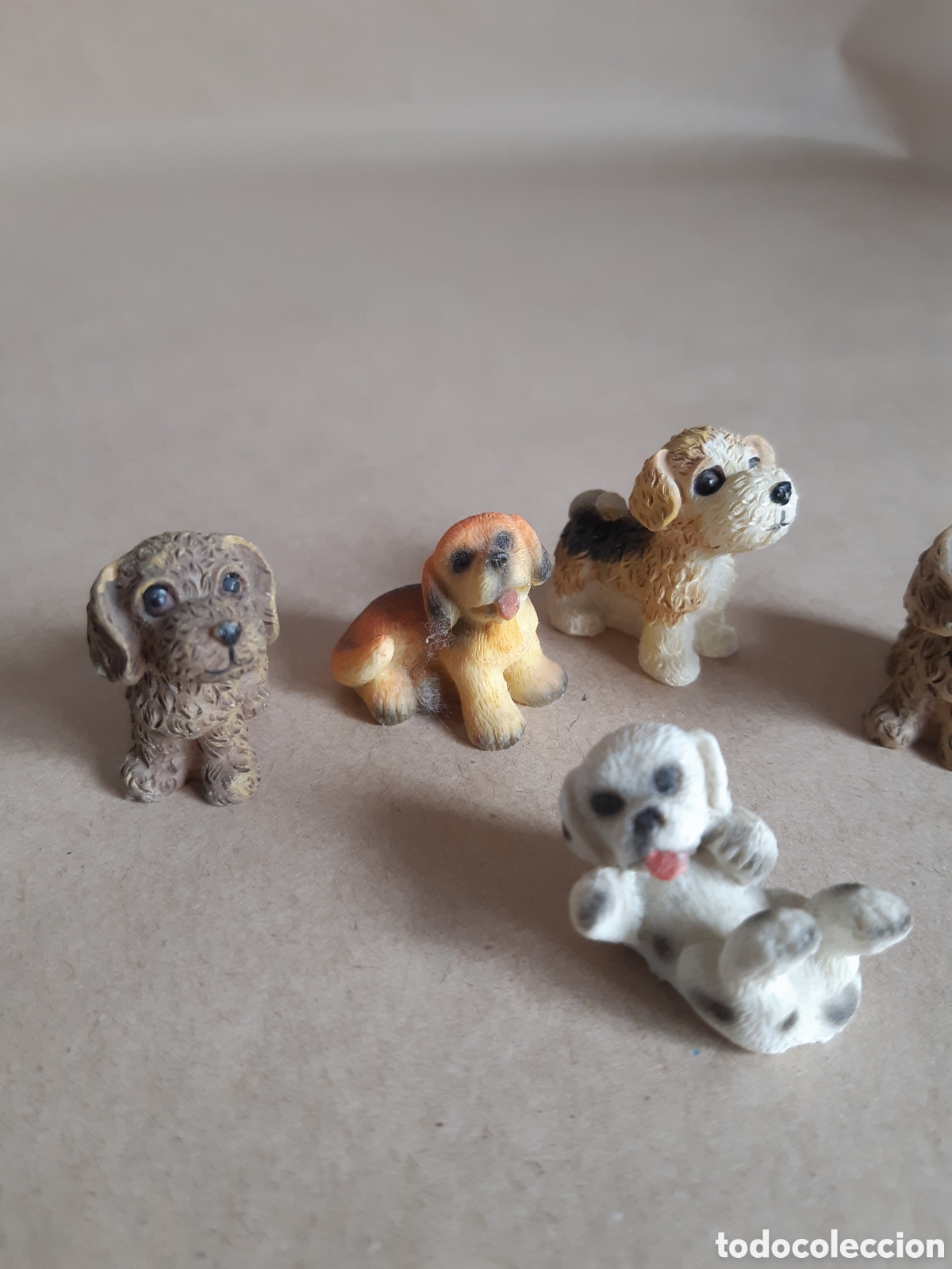 Coleccionismo: 5 figuras del rosc&oacute;n, perritos. Resina - Foto 2