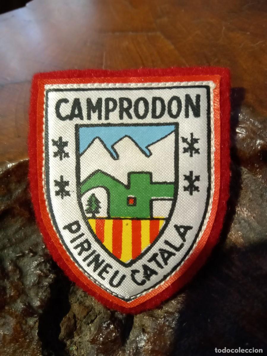 Collezionismo: Camprodon (Pirineu catal&agrave;) escudo bandera Parche de tela nuevo &iquest;a&ntilde;os 70? 5X6 CM