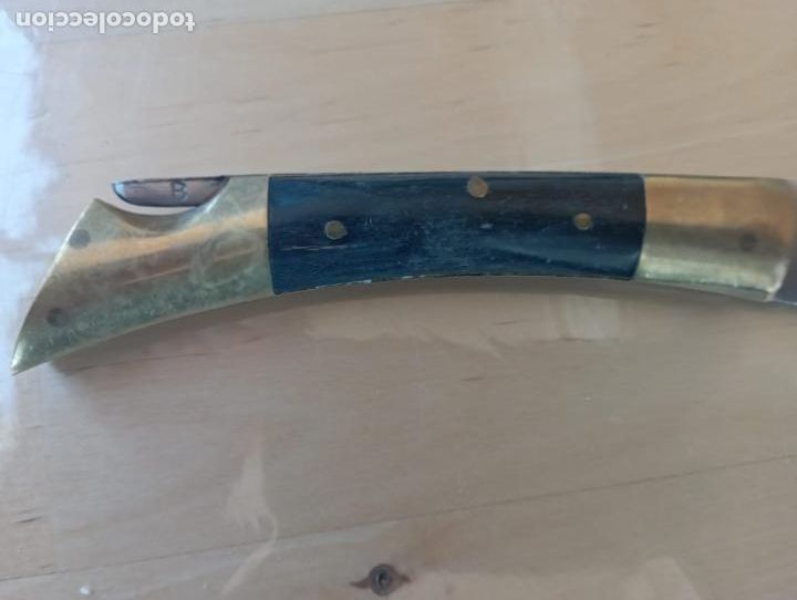 Coleccionismo: NAVAJA MANGO DE MADERA Y BRONCE. - Foto 2