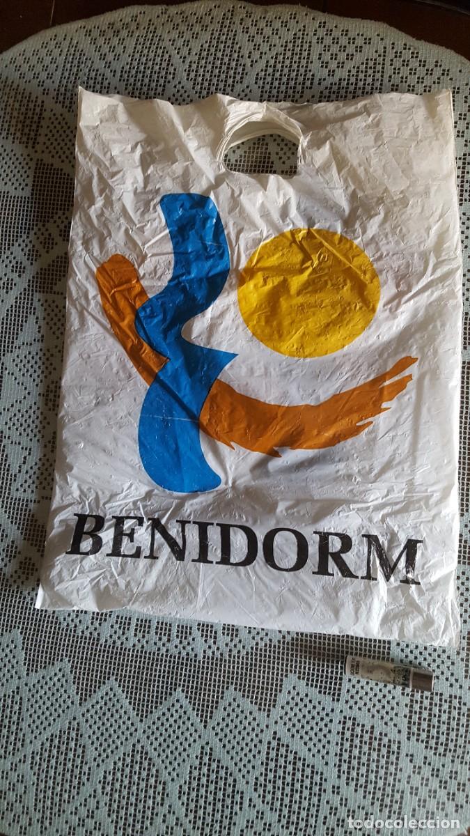 Coleccionismo: Bolsa de pl&aacute;stico antigua de Benidorm. - Foto 1