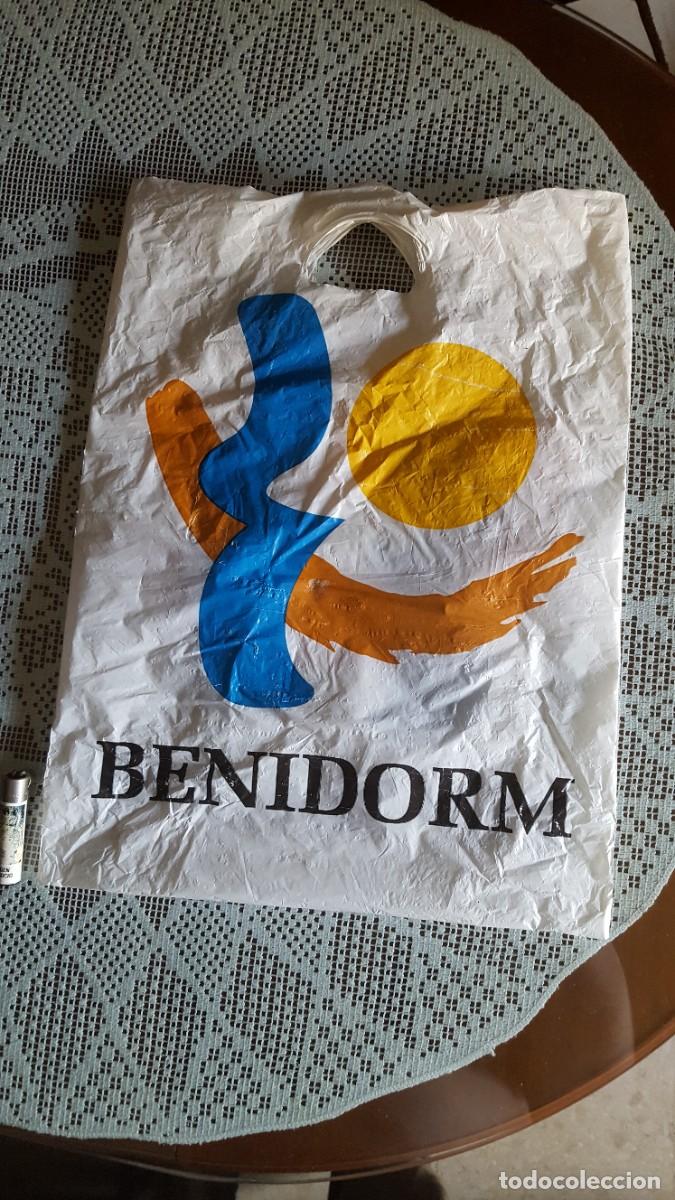 Coleccionismo: Bolsa de pl&aacute;stico antigua de Benidorm. - Foto 2