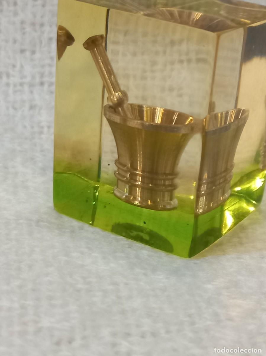 Coleccionismo: RESINA (prisma-cubo) &uml;MORTERO&uml; verde - Foto 3