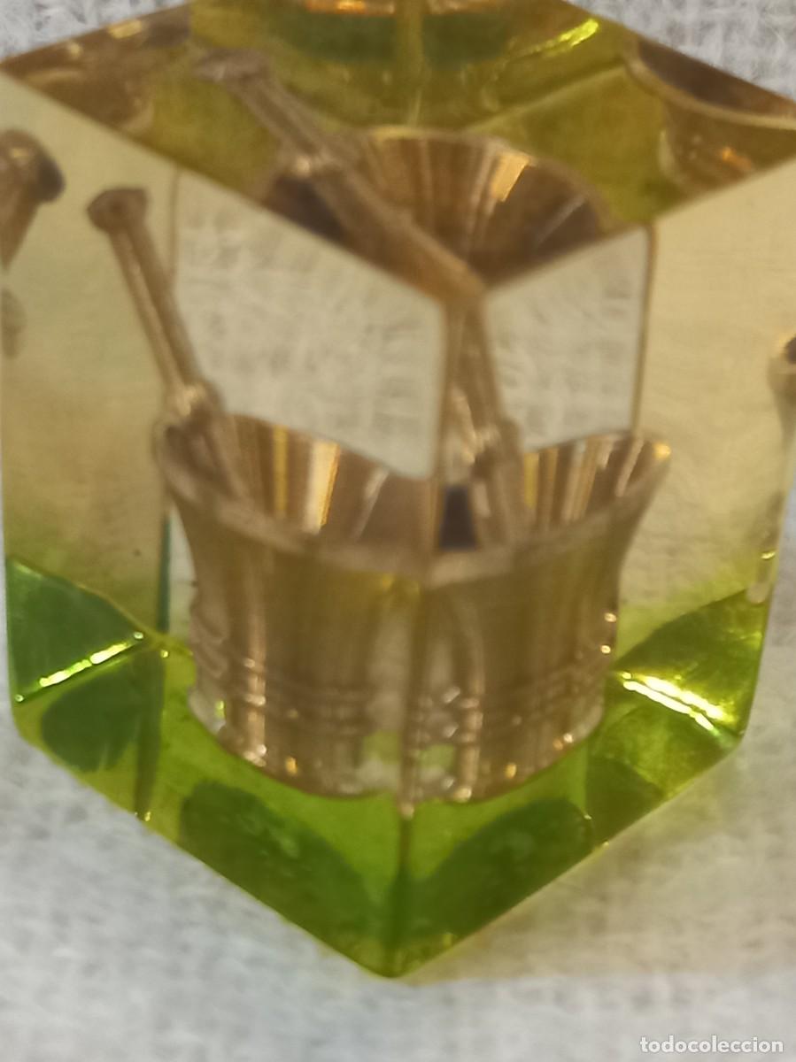 Coleccionismo: RESINA (prisma-cubo) &uml;MORTERO&uml; verde - Foto 4