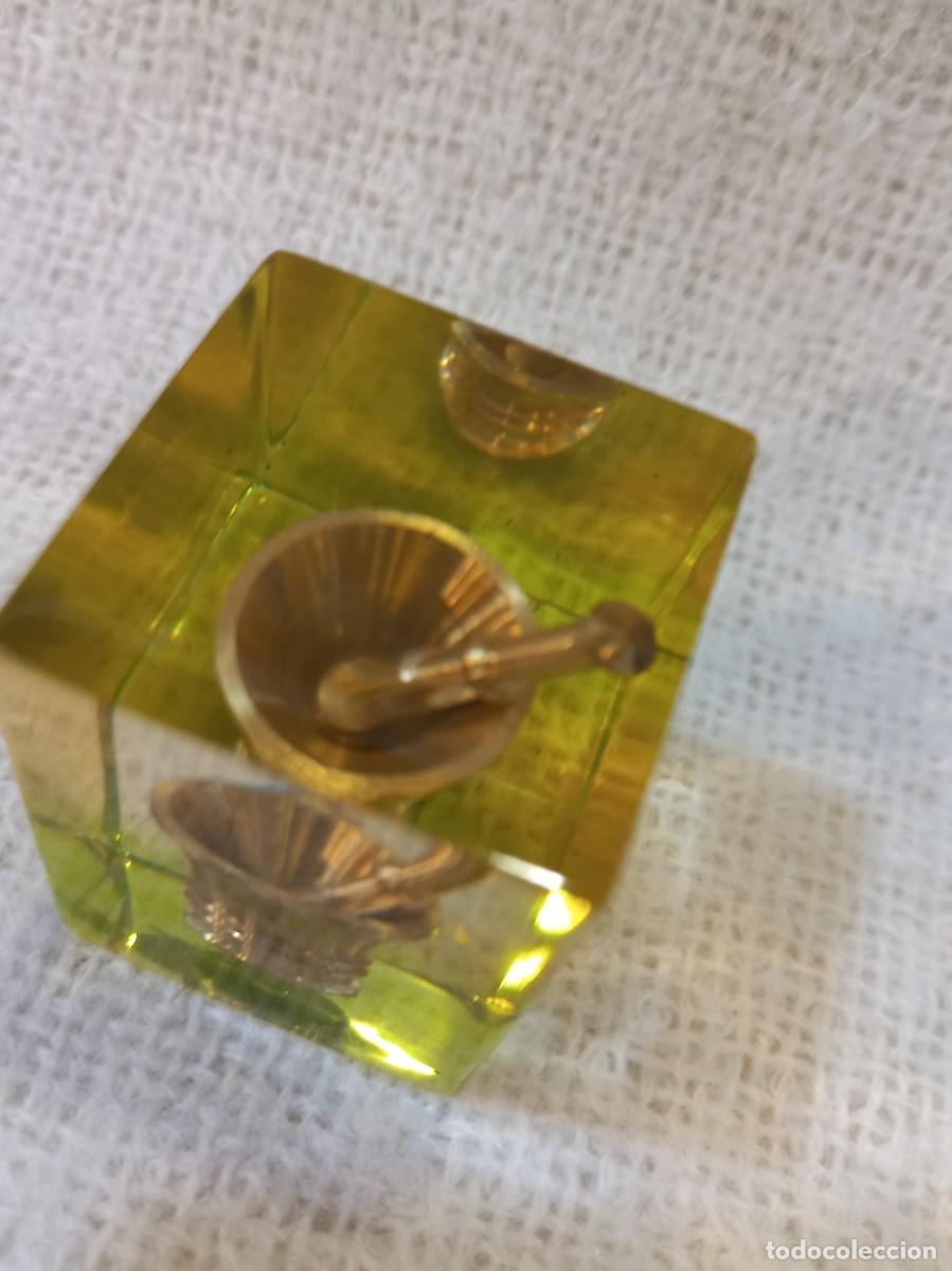Coleccionismo: RESINA (prisma-cubo) &uml;MORTERO&uml; verde - Foto 5