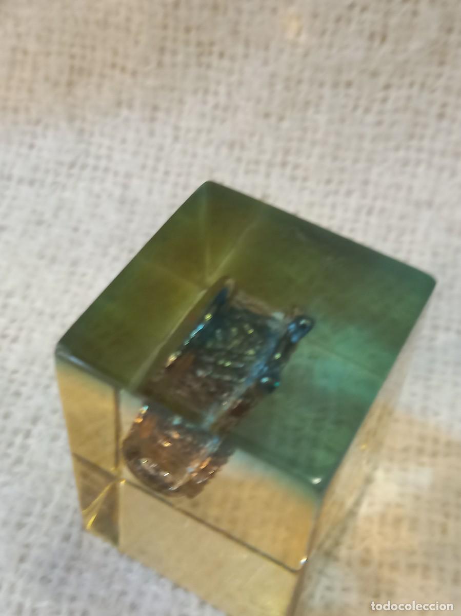 Coleccionismo: RESINA (prisma-cubo) &uml;RELOJ&uml; azul - Foto 6