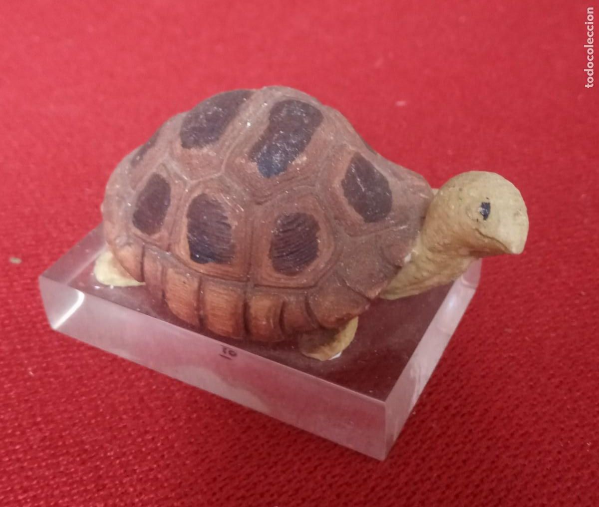 Coleccionismo: TORTUGA - PEQUE&Ntilde;A - PIEDRA ? - SOBRE METACRILATO TRANSPARENTE - NUEVA - VER FOTOS - N&ordm; 15