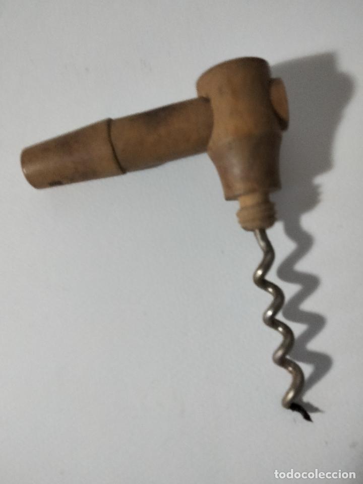 Coleccionismo: Sacacorchos de madera y hierro