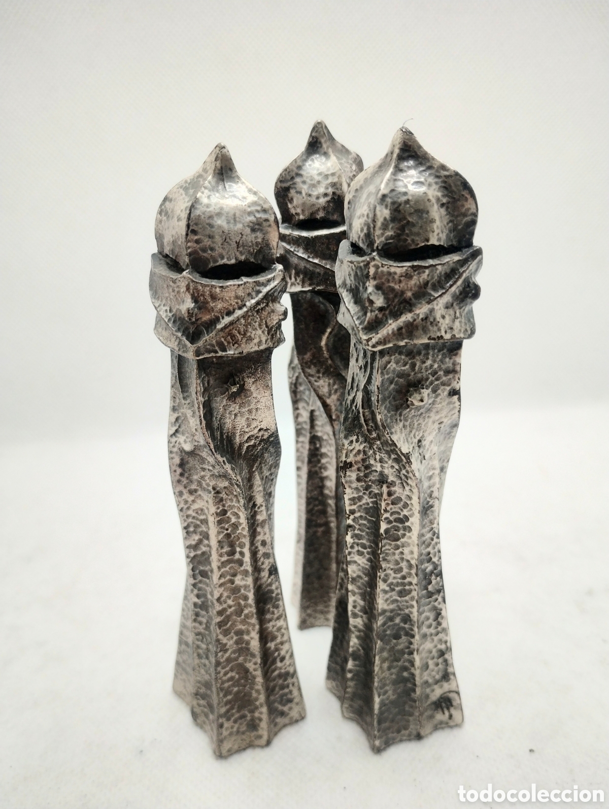 Coleccionismo: Tres torres chimenea, guerreros de la casa Mil&aacute;, Gaud&iacute;