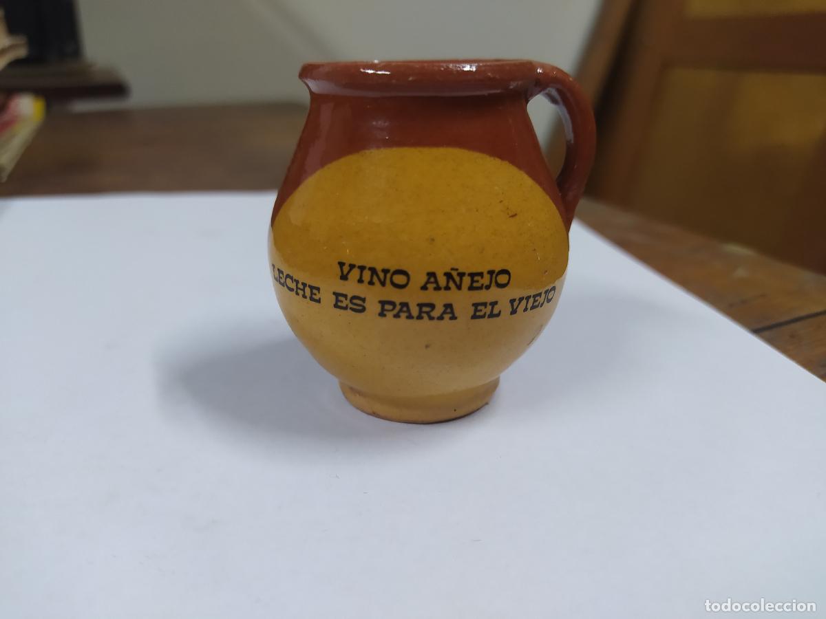 Coleccionismo: Peque&ntilde;a jarra baro con refr&aacute;n. Vitrina 1 - Foto 2