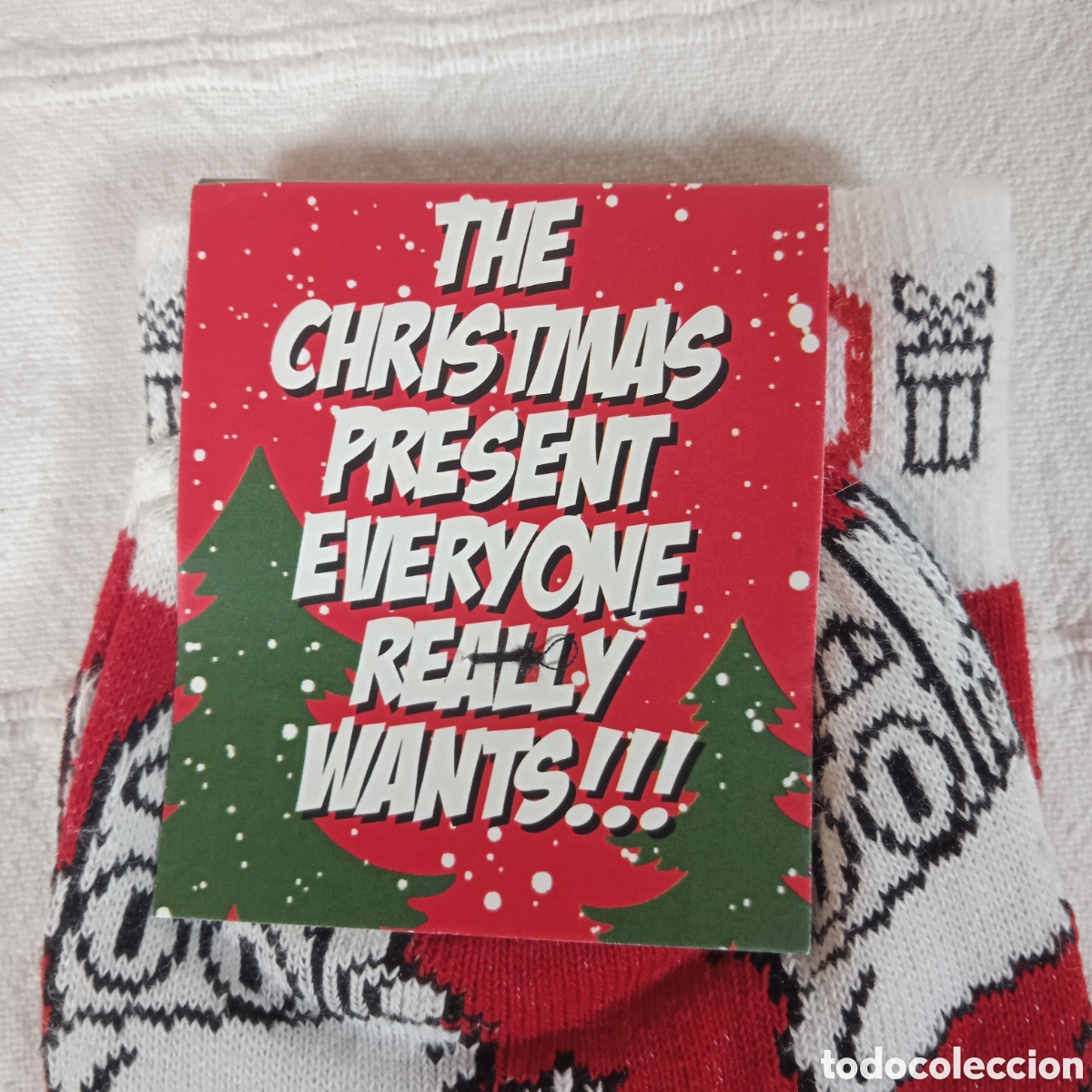 Coleccionismo: Par de calcetines navide&ntilde;os robot Qwertee - Foto 5