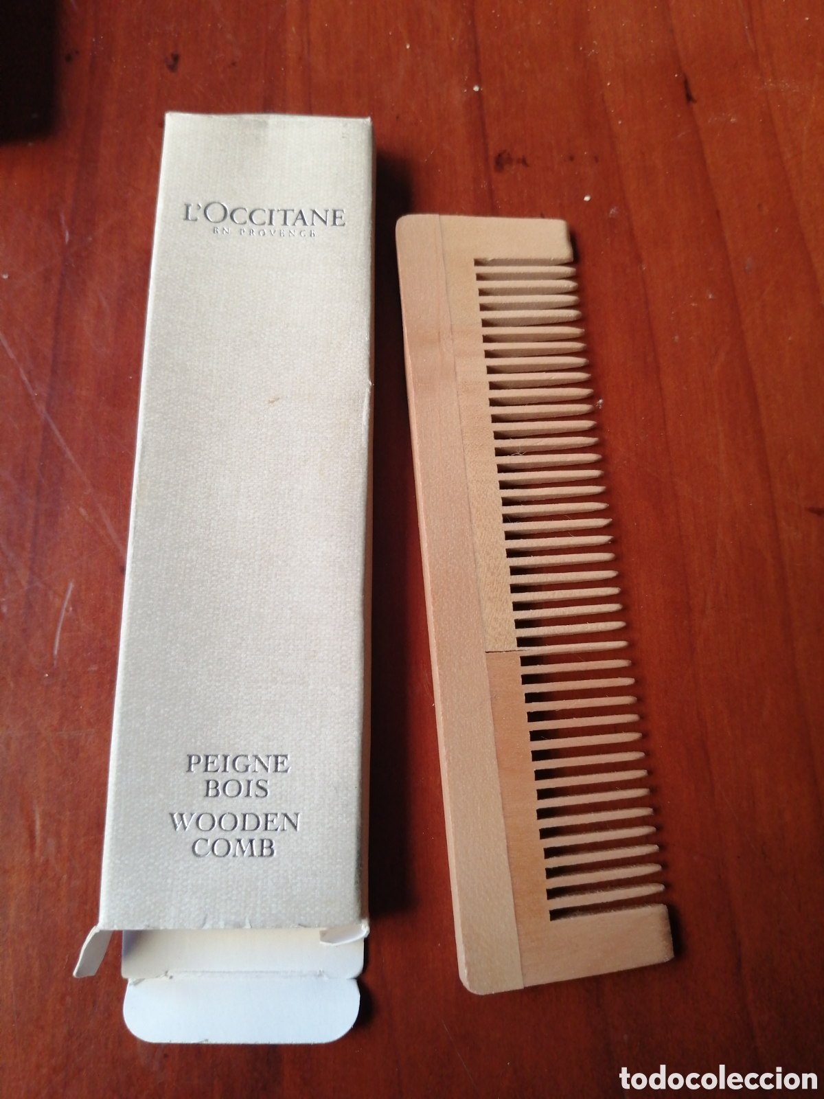 Coleccionismo: PEINE DE MADERA L&acute;OCCITANE