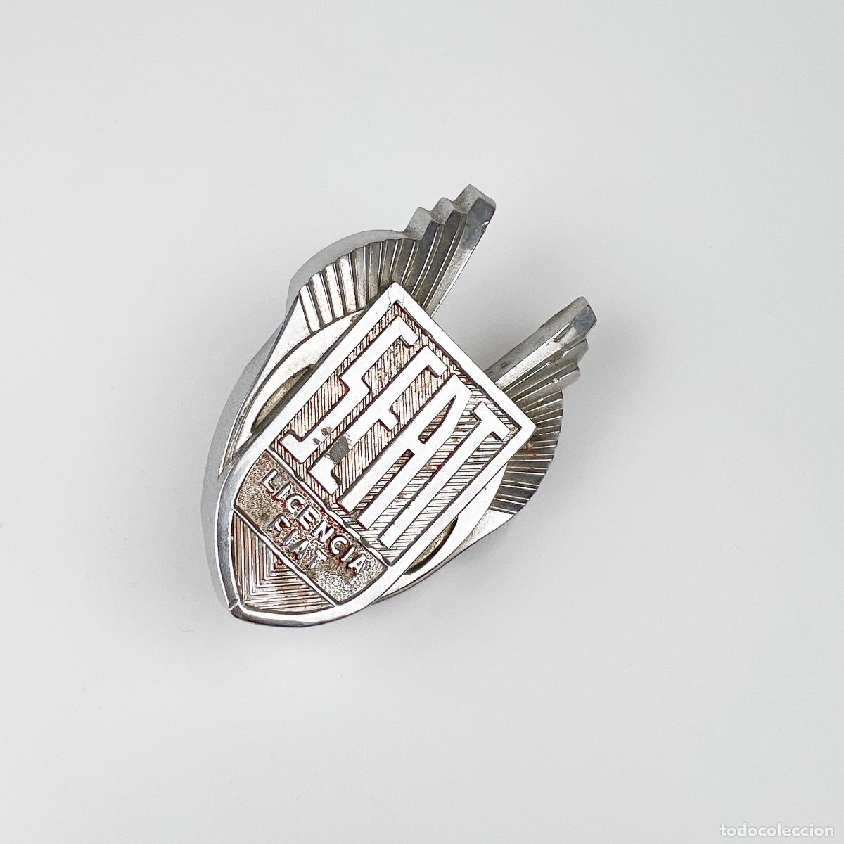 Coleccionismo: Insignia de Seat, Licencia Fiat. Alas