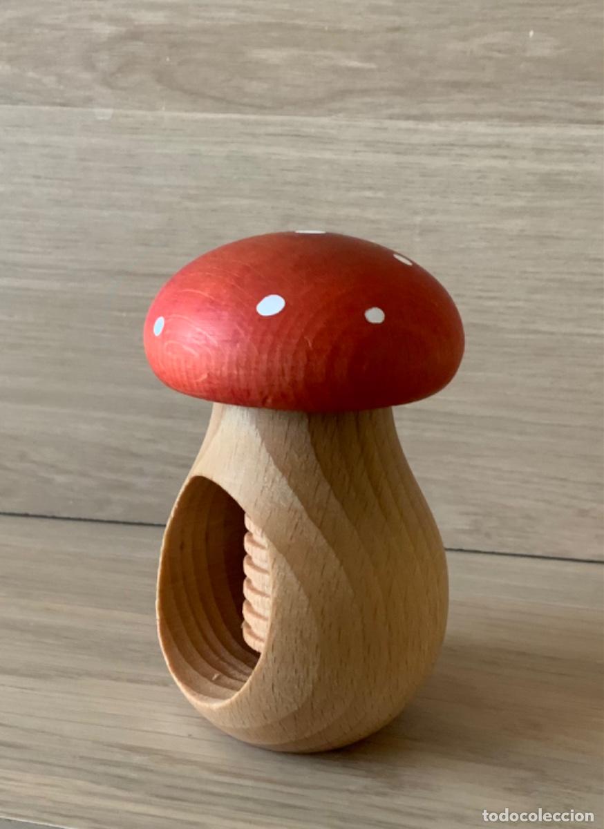 Coleccionismo: CASCANUECES DE MADERA CON FORMA DE SETA - Foto 8