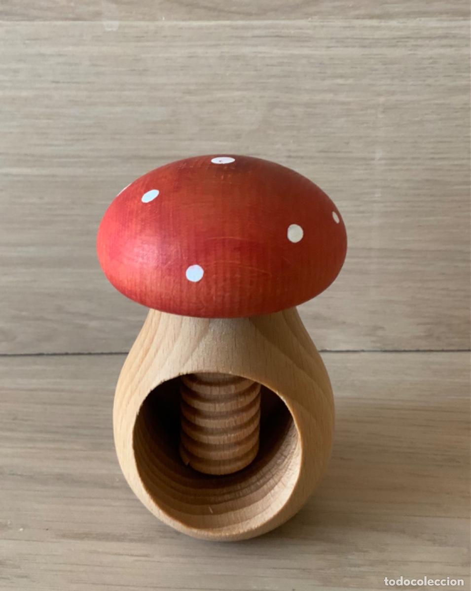 Coleccionismo: CASCANUECES DE MADERA CON FORMA DE SETA - Foto 11
