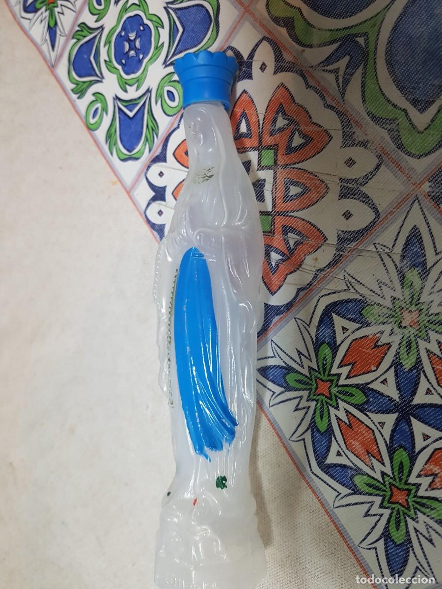 Coleccionismo: Botella para agua bendita Estatua de la Virgen de Lourdes