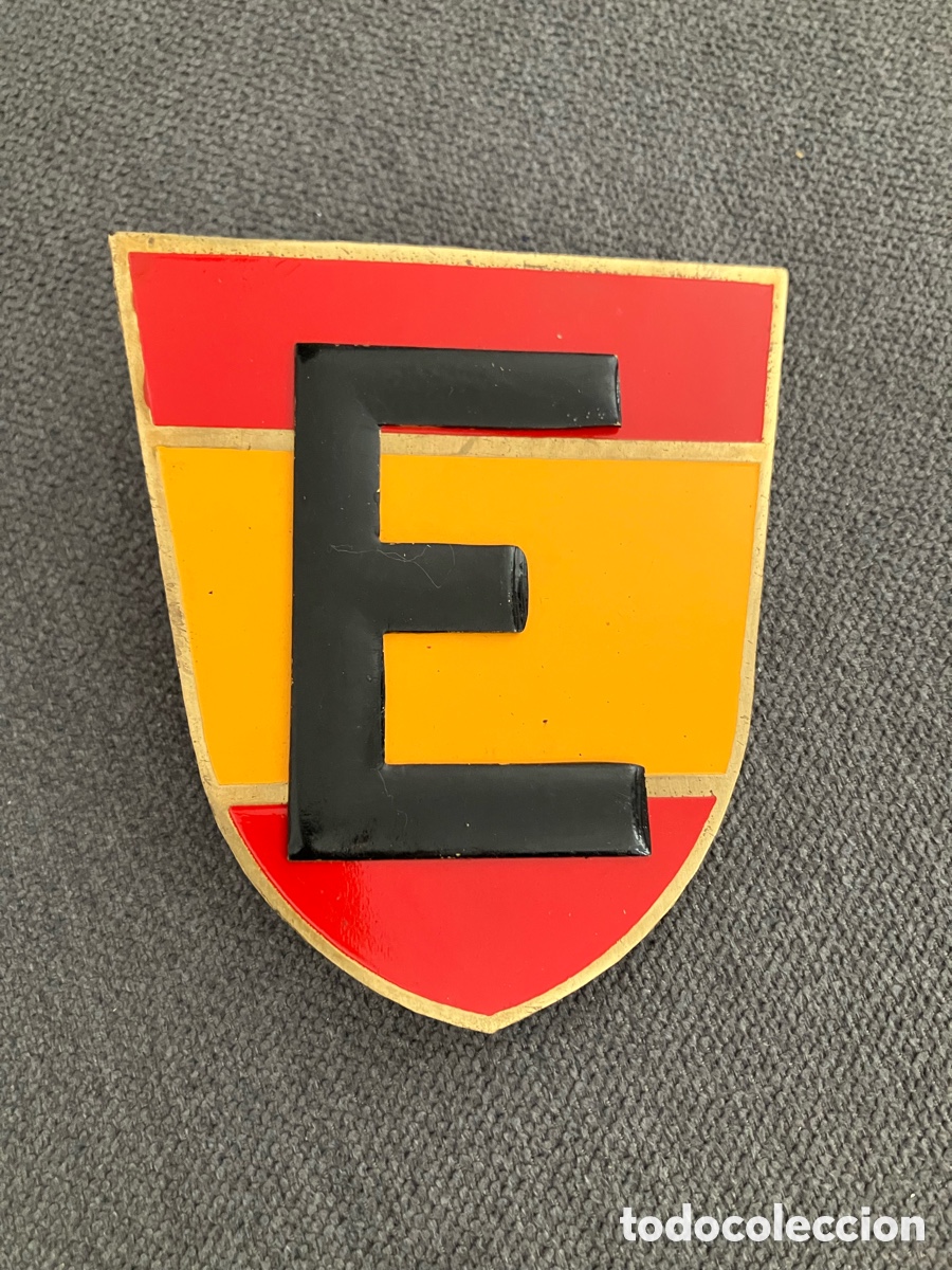 Colecionismo: Insignia antigua para coche